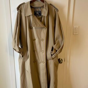 Authentic Burberry Classic “Kensington” Tan Trench Coat vintage 2001